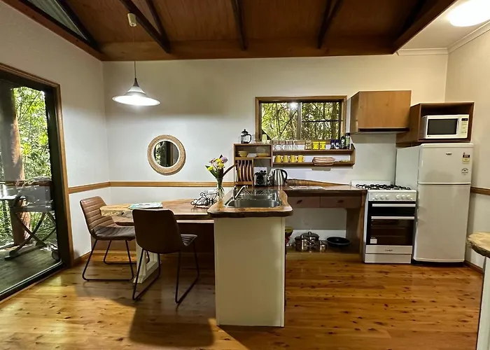 Crater Lakes Rainforest Cottages